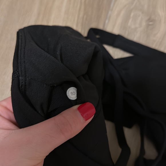 Lululemon sports bra - Picture 3 of 3